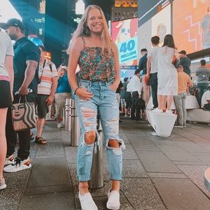 Meet your Posher, Brooke